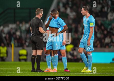 Lisboa, Portugal. November 2025. Joel Ordonez reagiert auf ein Fußballspiel zwischen dem portugiesischen Sporting Clube de Portugal und dem belgischen Club Brugge KV am Mittwoch, den 26. November 2025, in Lisboa, Portugal, am fünften Tag der Liga-Phase des UEFA Champions League-Turniers. BELGA FOTO JOMA GARCIA i GISBERT Credit: Belga Nachrichtenagentur/Alamy Live News Stockfoto