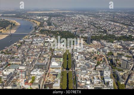 Hofgarten, Dreischeibenhaus, ERGO-Verwaltung, Koe-Bogen, ehemalige e:ON-Verwaltung in Düsseldorf, Rheinland, Nordrhein-Westfalen, Deutschland, DE Stockfoto