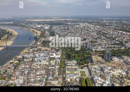 Hofgarten, Dreischeibenhaus, ERGO-Verwaltung, Koe-Bogen, ehemalige e:ON-Verwaltung in Düsseldorf, Rheinland, Nordrhein-Westfalen, Deutschland, DE Stockfoto