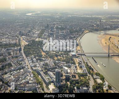 Hofgarten, Dreischeibenhaus, ERGO-Verwaltung, Koe-Bogen, ehemalige e:ON-Verwaltung in Düsseldorf, Rheinland, Nordrhein-Westfalen, Deutschland, DE Stockfoto