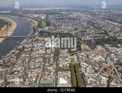 Hofgarten, Dreischeibenhaus, ERGO-Verwaltung, Koe-Bogen, Koe, Königsallee, ehemalige E:ON-Verwaltung in Düsseldorf, Rheinland, Nordrhein-West Stockfoto