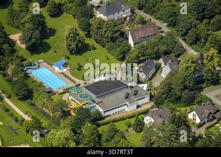 Kurgarten und Villa an der Kupferstraße am Esselbad, Eslohe, Sauerland, Nordrhein-Westfalen, Deutschland, DEU, Europa, Luftaufnahme, Vogelperspektive, Stockfoto