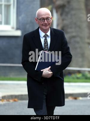 London, Großbritannien. November 2025. Pat McFadden, Staatssekretär für Arbeit und Pensionen, verlässt am Budget Day eine Kabinettssitzung in der Downing Street. Budget Day, Downing Street, Westminster, London, am 26. November, 2025. Quelle: Paul Marriott/Alamy Live News Stockfoto