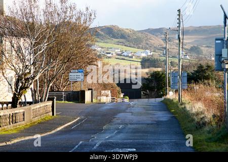 r230 Road in Richtung Ardara durch cashel glencolumbkille County donegal republik irland Stockfoto