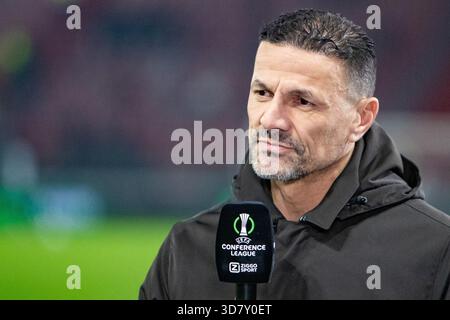Alkmaar, Niederlande. November 2025. ALKMAAR, 27.11.2025, AFAS-Stadion, Saison 2025/2026, UEFA Europa Conference League, dritte Qualifikationsrunde, Spiel zwischen AZ und Shelbourne, Khalid Boulahrouz Credit: Pro Shots/Alamy Live News Stockfoto