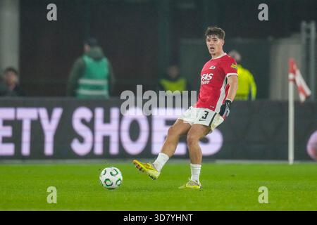 Alkmaar, Niederlande. November 2025. ALKMAAR, NIEDERLANDE - 27. NOVEMBER: Wouter stürzt AZ Alkmaar während des Spiels der UEFA Conference League 2025/26 League Phase MD4 zwischen AZ Alkmaar und Shelbourne FC im AFAS Stadion am 27. November 2025 in Alkmaar, Niederlande. (Foto von Ed van de Pol/Orange Pictures) Credit: Orange Pics BV/Alamy Live News Stockfoto