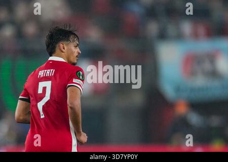 Alkmaar, Niederlande. November 2025. ALKMAAR, NIEDERLANDE - 27. NOVEMBER: Weslley Patati von AZ Alkmaar sieht beim Spiel der UEFA Conference League 2025/26 League Phase MD4 zwischen AZ Alkmaar und Shelbourne FC im AFAS Stadion am 27. November 2025 in Alkmaar, Niederlande, niedergeschlagen aus. (Foto von Ed van de Pol/Orange Pictures) Credit: Orange Pics BV/Alamy Live News Stockfoto
