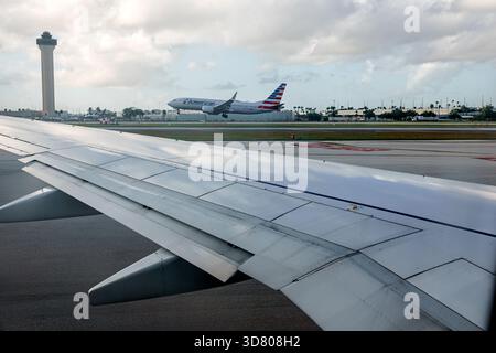 Miami Florida, Miami International Airport MIA, an Bord der Kabine, American Airlines Boeing 737 Flug nach Mexiko-Stadt, Sitzplätze der Economy Class, Stockfoto