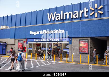 Mexiko-Stadt Mexiko, Benito Juarez, Walmart Außenfassade, Hogar & Electronica Home & Electronics, automatische Eingangstüren, Markenlogo-Beschilderung Stockfoto