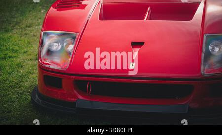 Ferrari F40 GTE fotografiert in der Villa Erba während einer Automobilveranstaltung am Comer See, Italien. Stockfoto