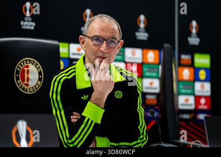 ROTTERDAM, NIEDERLANDE - 27. NOVEMBER: Celtic Head Coach Martin O'Neill nimmt an einer Pressekonferenz nach dem Spiel der UEFA Europa League 2025/26 League Phase MD5 zwischen Feyenoord und Celtic FC am 27. November 2025 in de Kuip in Rotterdam Teil. (Foto: Rene Nijhuis) Stockfoto