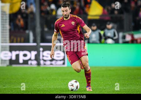 Rom, Italie. November 2025. Bryan CRISTANTE von AS Roma während der UEFA Europa League, League-Phase, MD5, Fußballspiel zwischen AS Roma und FC Midtjylland am 27. November 2025 im Stadio Olimpico in Rom, Italien - Foto Massimo Insabato/Matthieu Mirville/DPPI Credit: DPPI Media/Alamy Live News Stockfoto