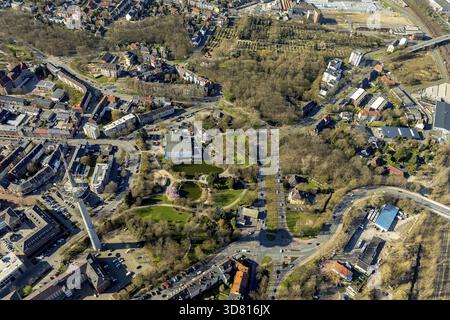 HeubergBad im Heubergpark am Kaiserring mit Fernsehstation Wesel in Nordrhein-Westfalen. Wesel, Rheinland, Hanseat Stockfoto