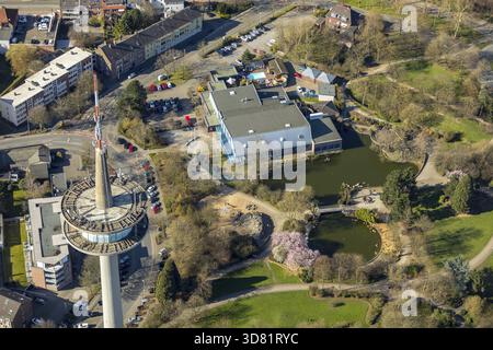 HeubergBad im Heubergpark am Kaiserring mit Fernsehstation Wesel in Nordrhein-Westfalen. Wesel, Rheinland, Hanseat Stockfoto