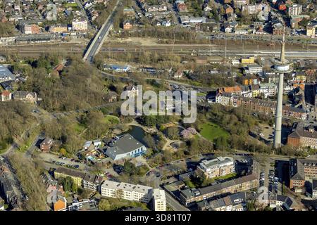 HeubergBad im Heubergpark am Kaiserring mit Fernsehstation Wesel in Nordrhein-Westfalen. Wesel, Rheinland, Hanseat Stockfoto