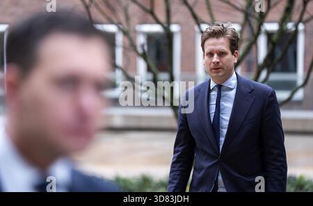 DER HAAG – Hausmeister Vincent Karremans (Wirtschaft) trifft vor der Tagung des Ministerrats im Ministerium für Allgemeine Angelegenheiten ein. ANP JEROEN JUMELET niederlande Out - belgien Out Stockfoto