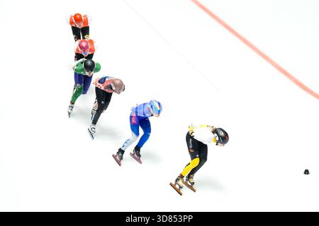Dordrecht, Niederlande. November 2025. DORDRECHT, NIEDERLANDE - 28. NOVEMBER: Phoebe Staenz aus der Schweiz, Ching Yan Lam aus Hongkong China, Hyo Jin Kim aus Australien, Valentina Ascic aus Kroatien, Arianna Sighel aus Italien, Hanne Desmet aus Belgien während der ISU Short Track World Tour 4 auf dem Sportboulevard am 28. November 2025 in Dordrecht, Niederlande (Foto: Douwe Bijlsma/Orange Pictures) Credit: Orange Pics BV/Alamy Live News Stockfoto