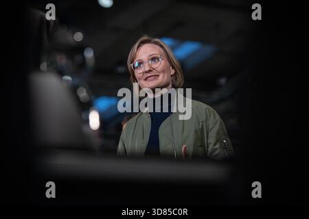 Franziska Brantner, Bundesvorsitzende, gibt ein TV-Interview am Rande der Parteikonferenz Stockfoto