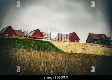 Neubausiedlung bei Capstone Oaks in Lordswood, Chatham, auf einem ländlichen, früher landwirtschaftlichen Hügel in Medway, Kent, England, November 2025 Stockfoto