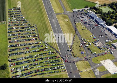 Bottrop, Rennen am Flughafen, Flugplatz Schwarze Heide, 1/4 Meilen Rennen, Ruhrgebiet, Nordrhein-Westfalen, Deutschland, Huenxe, DE, Europa, Vogelperspektive Stockfoto