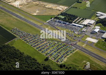 Bottrop, Rennen am Flughafen, Flugplatz Schwarze Heide, 1/4 Meilen Rennen, Ruhrgebiet, Nordrhein-Westfalen, Deutschland, Huenxe, DE, Europa, Vogelperspektive Stockfoto