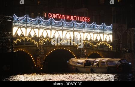 Amsterdam, 27. Nov. Januar 2026. Eine Lichtinstallation ist auf dem Amsterdam Light Festival in Amsterdam, Niederlande, am 27. November 2025 zu sehen. Das Lichtfestival begann am 27. November und dauert bis zum 18. Januar 2026. Quelle: Sylvia Lederer/Xinhua/Alamy Live News Stockfoto
