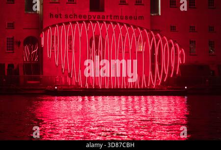 Amsterdam, 27. Nov. Januar 2026. Eine Lichtinstallation ist auf dem Amsterdam Light Festival in Amsterdam, Niederlande, am 27. November 2025 zu sehen. Das Lichtfestival begann am 27. November und dauert bis zum 18. Januar 2026. Quelle: Sylvia Lederer/Xinhua/Alamy Live News Stockfoto