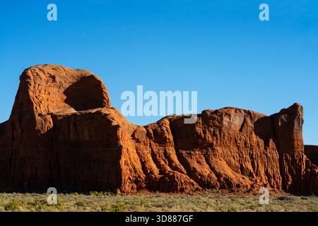 Felsige Landschaft Chinle-Many (wo das Wasser austritt) Farmen Chapter, Arizona, USA. Stockfoto