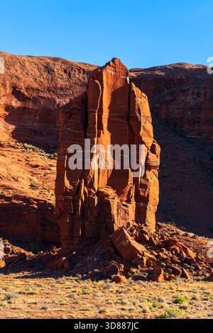 Felsige Landschaft Chinle-Many (wo das Wasser austritt) Farmen Chapter, Arizona, USA. Stockfoto