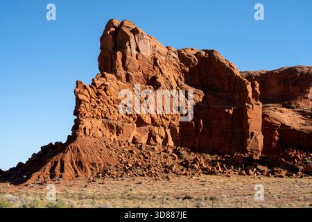 Felsige Landschaft Chinle-Many (wo das Wasser austritt) Farmen Chapter, Arizona, USA. Stockfoto