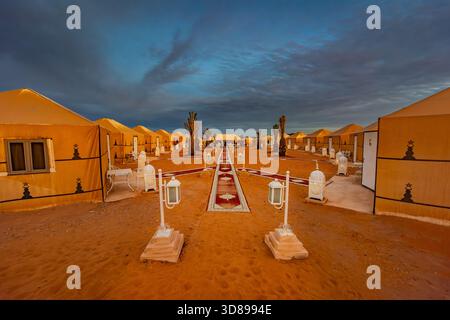 Camping in der Sahara, Marokko. Stockfoto