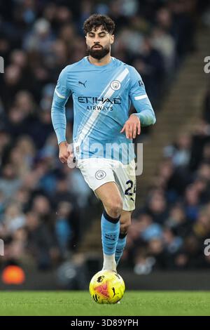 Manchester, Großbritannien. November 2025. Josko Gvardiol von Manchester City mit dem Ball während des Premier League-Spiels Manchester City gegen Leeds United im Etihad Stadium, Manchester, Vereinigtes Königreich, 29. November 2025 (Foto: Mark Cosgrove/News Images) *** GER AUT SUI OUT *** in Manchester, Vereinigtes Königreich am 29.11.2025. (Foto: Mark Cosgrove/News Images/SIPA USA) Credit: SIPA USA/Alamy Live News Stockfoto