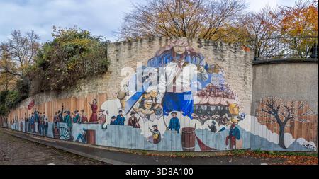 Paris, Frankreich - 11 08 2025: Belleville Park. Sehen Sie sich das Wandbild an, das die letzte Barrikade von QMRK gemalt hat Stockfoto