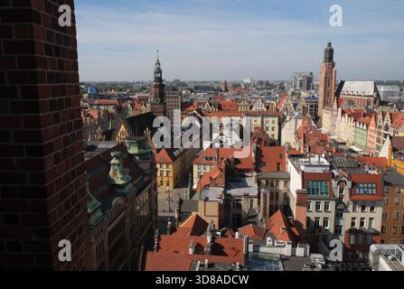 Blick über das Zentrum von Breslau von der Kathedrale St. Maria Magdelene, Breslau, Schlesien, Polen. Stockfoto