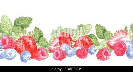 Nahtloser horizontaler Rand mit Himbeeren, Heidelbeeren, Erdbeeren und Minze, in Aquarell auf einem isolierten Hintergrund gemalt. Einfaches Clipart mit Stockfoto