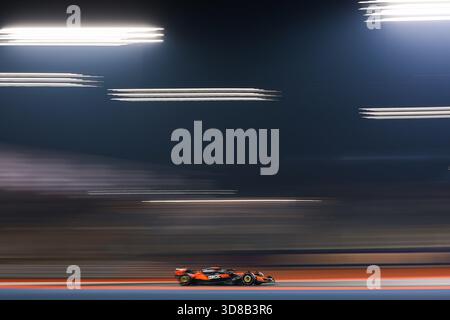 81 PIASTRI Oscar (aus), McLaren F1 Team MCL39, Action während der 13. Runde der FIA Formel 2 Championship 2025 vom 28. Bis 30. November 2025 auf dem Lusail International Circuit in Lusail, Katar Stockfoto