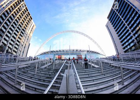 London, Großbritannien. November 2025. Ein allgemeiner Blick auf das Wembley Stadium vor dem internationalen Freundschaftsspiel zwischen England und China im Wembley Stadium in London, England. Quelle: SPP Sport Pressefoto. /Alamy Live News Stockfoto