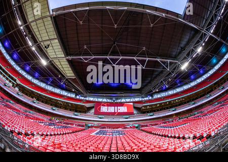 London, Großbritannien. November 2025. Eine allgemeine Innenansicht des Wembley Stadions vor dem internationalen Freundschaftsspiel zwischen England und China im Wembley Stadium in London, England. Quelle: SPP Sport Pressefoto. /Alamy Live News Stockfoto