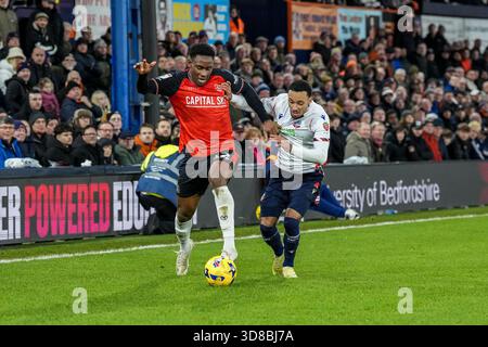 Luton, Großbritannien. November 2025. Lamine Fanne (22) aus Luton Town während des Spiels der Sky Bet League 1 zwischen Luton Town und Bolton Wanderers in der Kenilworth Road, Luton, England am 29. November 2025. Foto: David Horn. Quelle: Prime Media Images/Alamy Live News Stockfoto