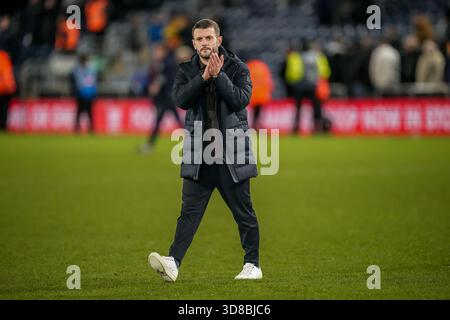 Luton, Großbritannien. November 2025. Jack Wilshere (Manager) von Luton Town nach dem Spiel der Sky Bet League 1 zwischen Luton Town und Bolton Wanderers in der Kenilworth Road, Luton, England am 29. November 2025. Foto: David Horn. Quelle: Prime Media Images/Alamy Live News Stockfoto