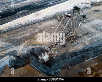 Ein großer Schaufelradbagger in einem Braunkohle-Braunkohle-Braunkohle-Bergwerk, Deutschland Stockfoto