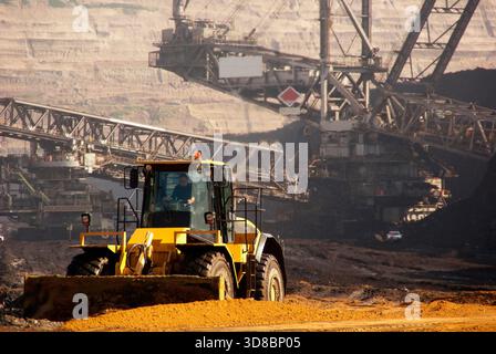 Hambach, Deutschland - 1. September 2010 - Geologe in einem Braunkohle- oder Braunkohlebergwerk in Hambach Stockfoto