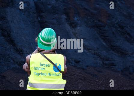 Hambach, Deutschland - 1. September 2010 - Geologe in einem Braunkohle- oder Braunkohlebergwerk in Hambach Stockfoto