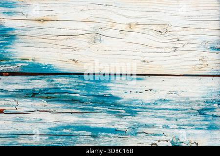 Alte Holzoberfläche mit abblätternder Farbe. Textur, Hintergrund. Stockfoto