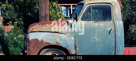 Verlassener alter Truck, Griechenland Stockfoto