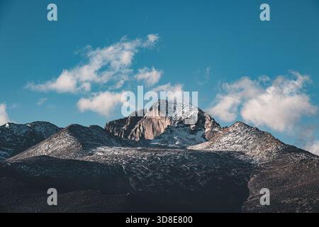 Winterlicht auf dem Longs Peak Stockfoto