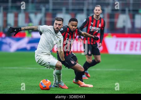 Mario Gila von der SS Lazio wurde 2025/26 während des Fußballspiels der Serie A zwischen dem AC Mailand und der SS Lazio im San Siro Stadion in Mailand gesehen Stockfoto