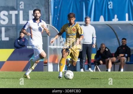 Lissabon, Portugal. 30. November 2025. Lissabon, Portugal. Belenenses Stürmer aus Portugal EVANDRO BARROS (27) in Aktion während des Spiels der 2. Phase der Liga 3, Atletico vs Belenenses Credit: Alexandre de Sousa/Alamy Live News Stockfoto