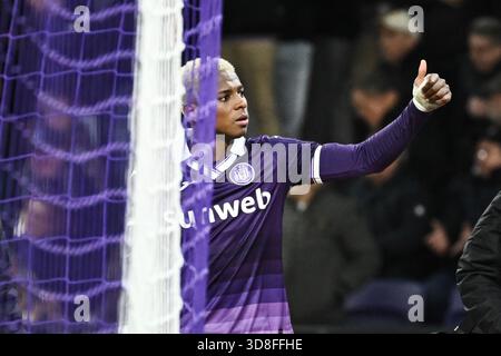 Brüssel, Belgien November 2025 30. Anderlechts Nilson Angulo wird bei einem Fußballspiel zwischen RSC Anderlecht und Royale Union Saint-Gilloise am Sonntag, den 30. November 2025 in Anderlecht, am 16. Tag der ersten Liga der Jupiler Pro League 2025-2026, ersetzt. BELGA PHOTO MAARTEN STRAETEMANS Credit: Belga News Agency/Alamy Live News Stockfoto