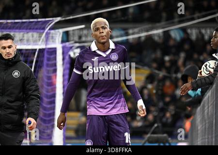 Brüssel, Belgien November 2025 30. Anderlechts Nilson Angulo wird bei einem Fußballspiel zwischen RSC Anderlecht und Royale Union Saint-Gilloise am Sonntag, den 30. November 2025 in Anderlecht, am 16. Tag der ersten Liga der Jupiler Pro League 2025-2026, ersetzt. BELGA PHOTO MAARTEN STRAETEMANS Credit: Belga News Agency/Alamy Live News Stockfoto